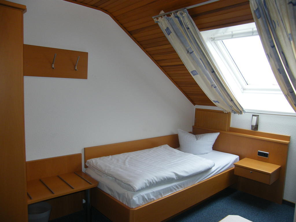 Gasthaus Hotel Pfeifferling Wolfhagen Room photo